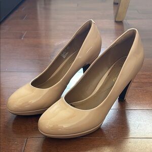 Clarks Womens Nude Heels